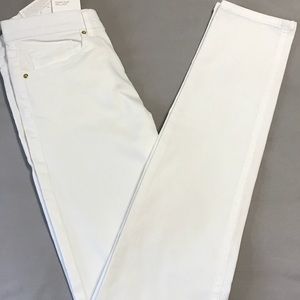 White skinny pants. NWT.